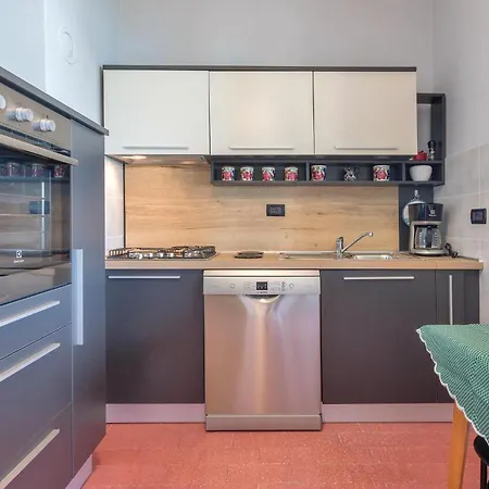 Stunning In With Kitchen