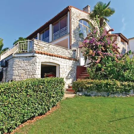 Kastanjez Iv Cr 아파트