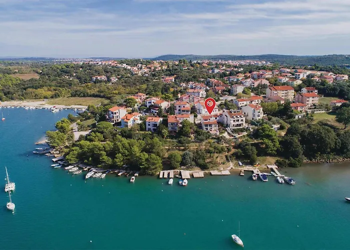 Apartment Apartment Kastanjez IV Cr Pula