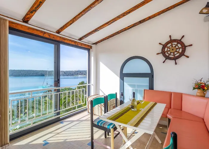 Apartment Kastanjez IV Cr * Pula