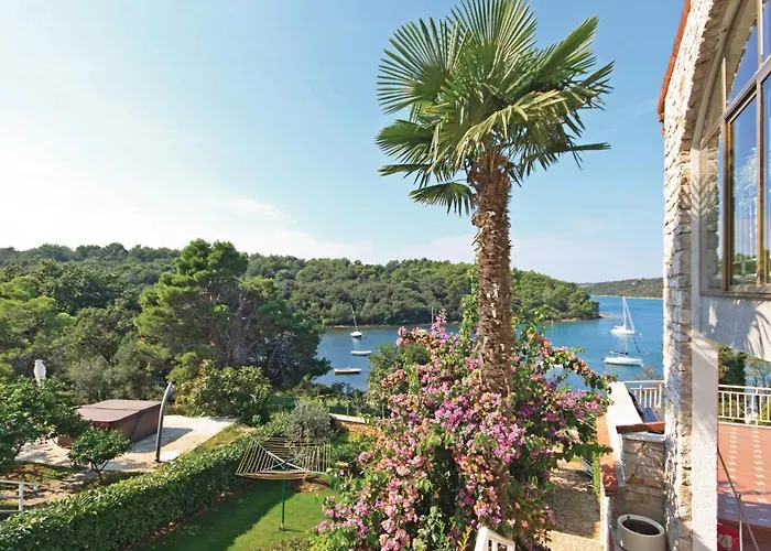 Apartment Apartment Kastanjez IV Cr Pula