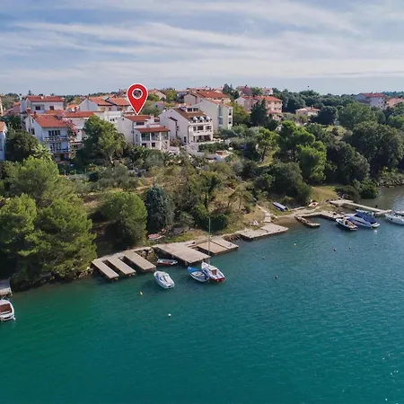 Kastanjez Iv Cr * Pula