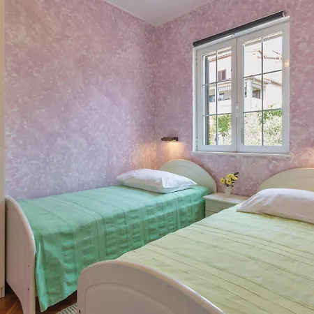 Apartamento Kastanjez Iv Cr Pula