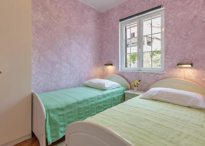 Апартаменти Kastanjez Iv Cr Пула